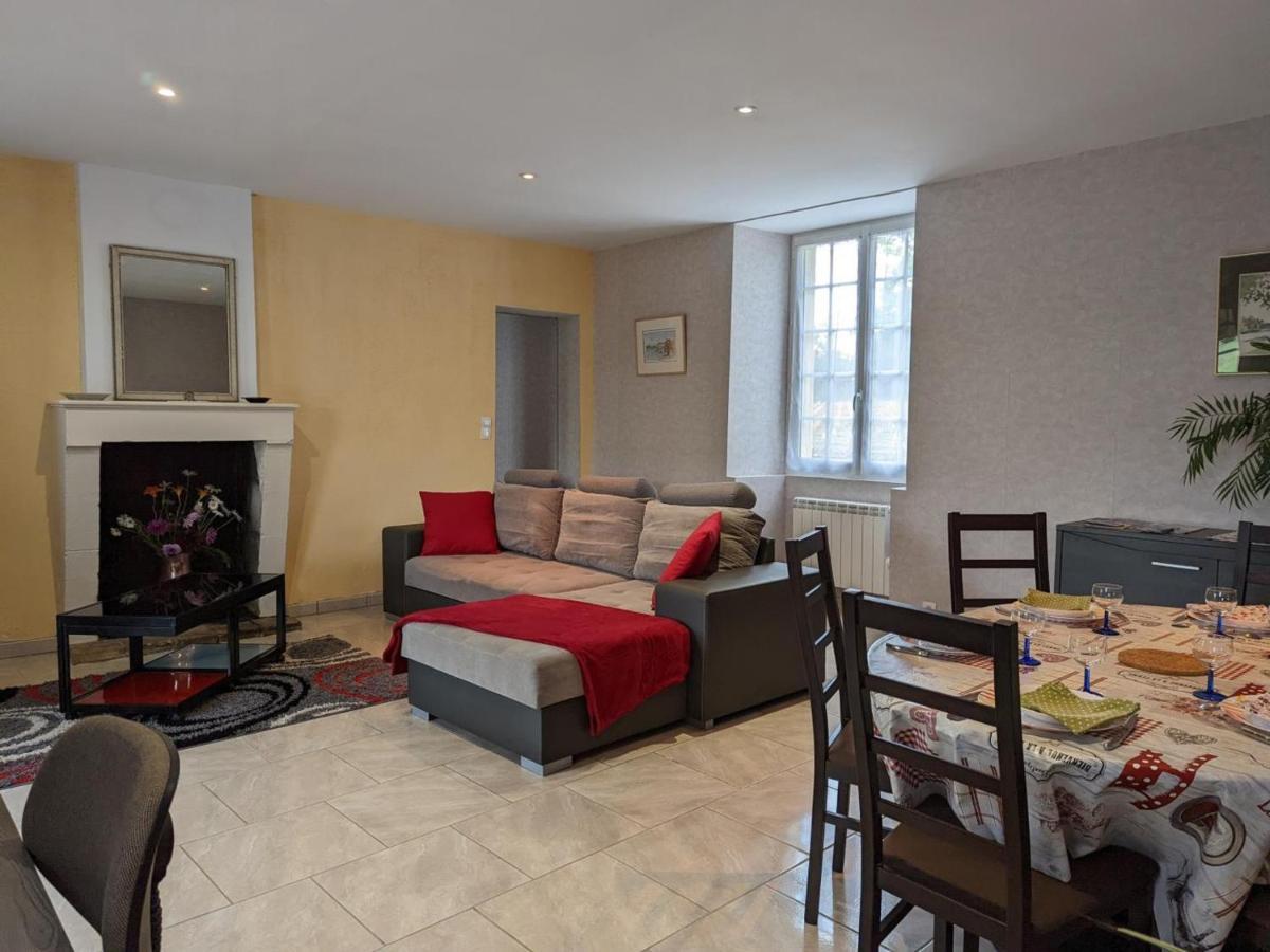 Gite Charmant Au Coeur D'Un Chateau Historique Avec Parc, Proche De Cognac, Ideal Famille Et Nature - Fr-1-653-167 Cherves-de-Cognac Εξωτερικό φωτογραφία