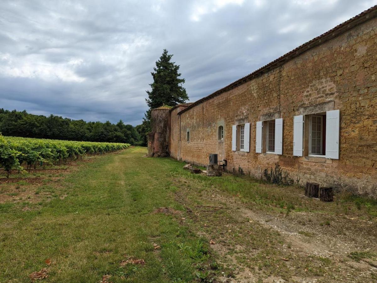 Gite Charmant Au Coeur D'Un Chateau Historique Avec Parc, Proche De Cognac, Ideal Famille Et Nature - Fr-1-653-167 Cherves-de-Cognac Εξωτερικό φωτογραφία